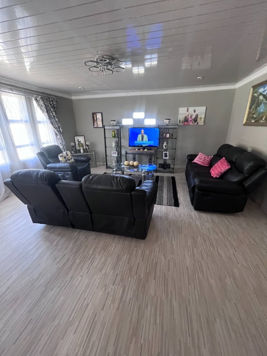 To Let 3 Bedroom Property for Rent in Kwadwesi Eastern Cape